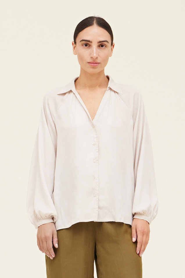 Sleek In Satin Blouse Milk