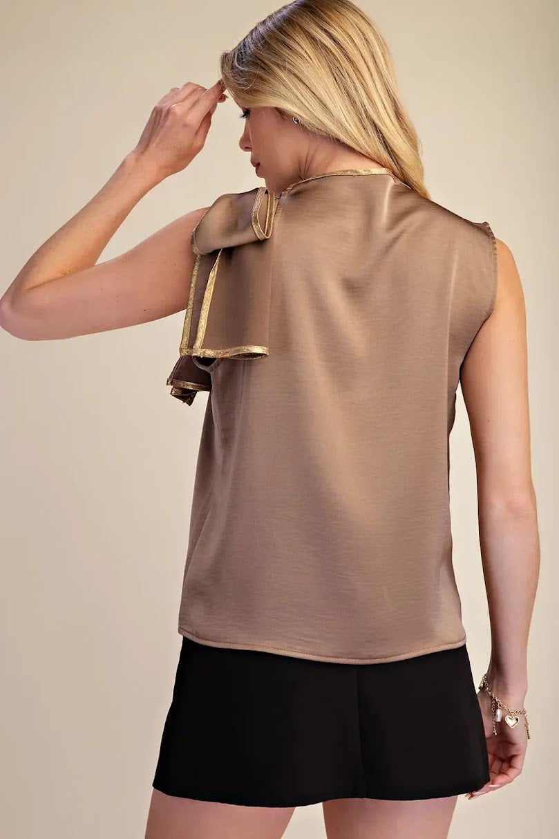 Little Bit of Flair Top - Mocha