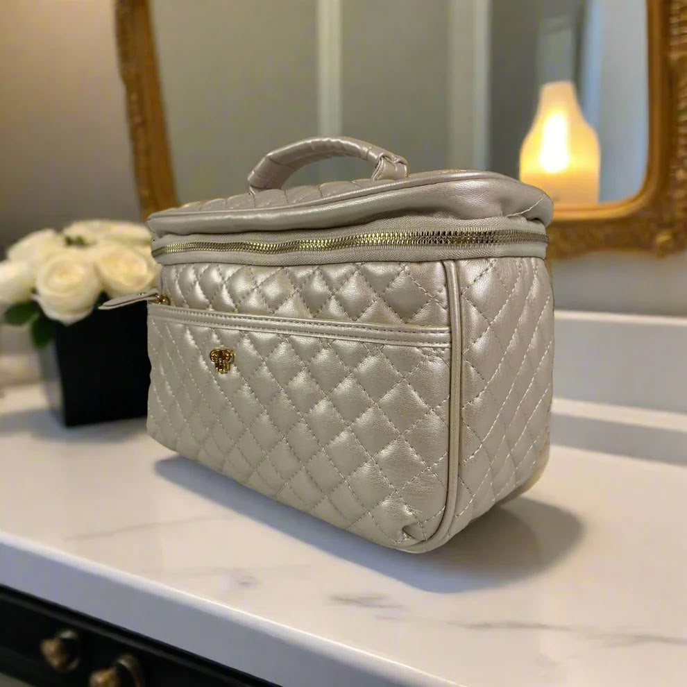 Classic Train Case - Pearl Quilted