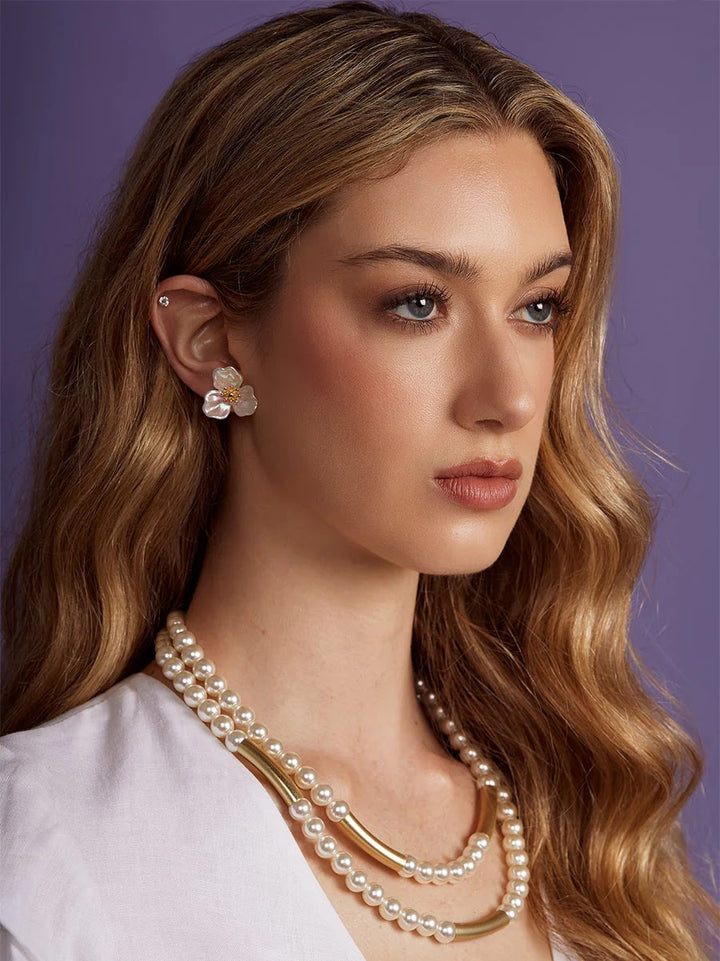 Bloom Light Stud Earring - Pearl