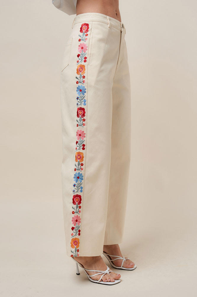 Touch of Fun Pant - Cream