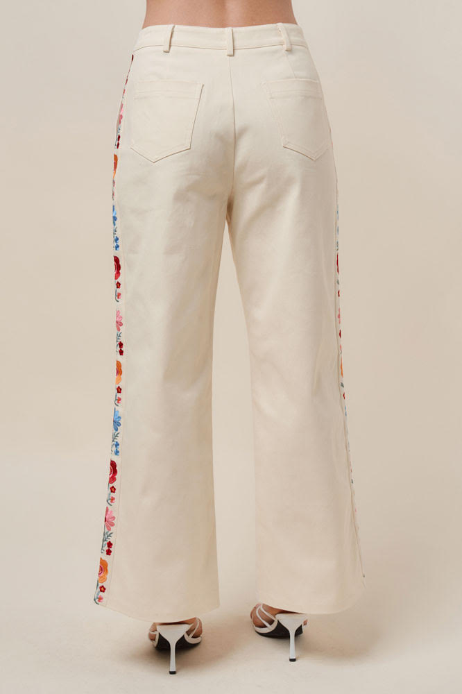 Touch of Fun Pant - Cream